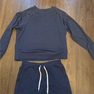 Vuori Performance Jogger and Daydream Crew set side small